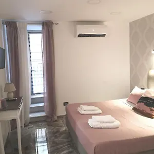 Domus Luigi Leone Bed and breakfast Nápoles